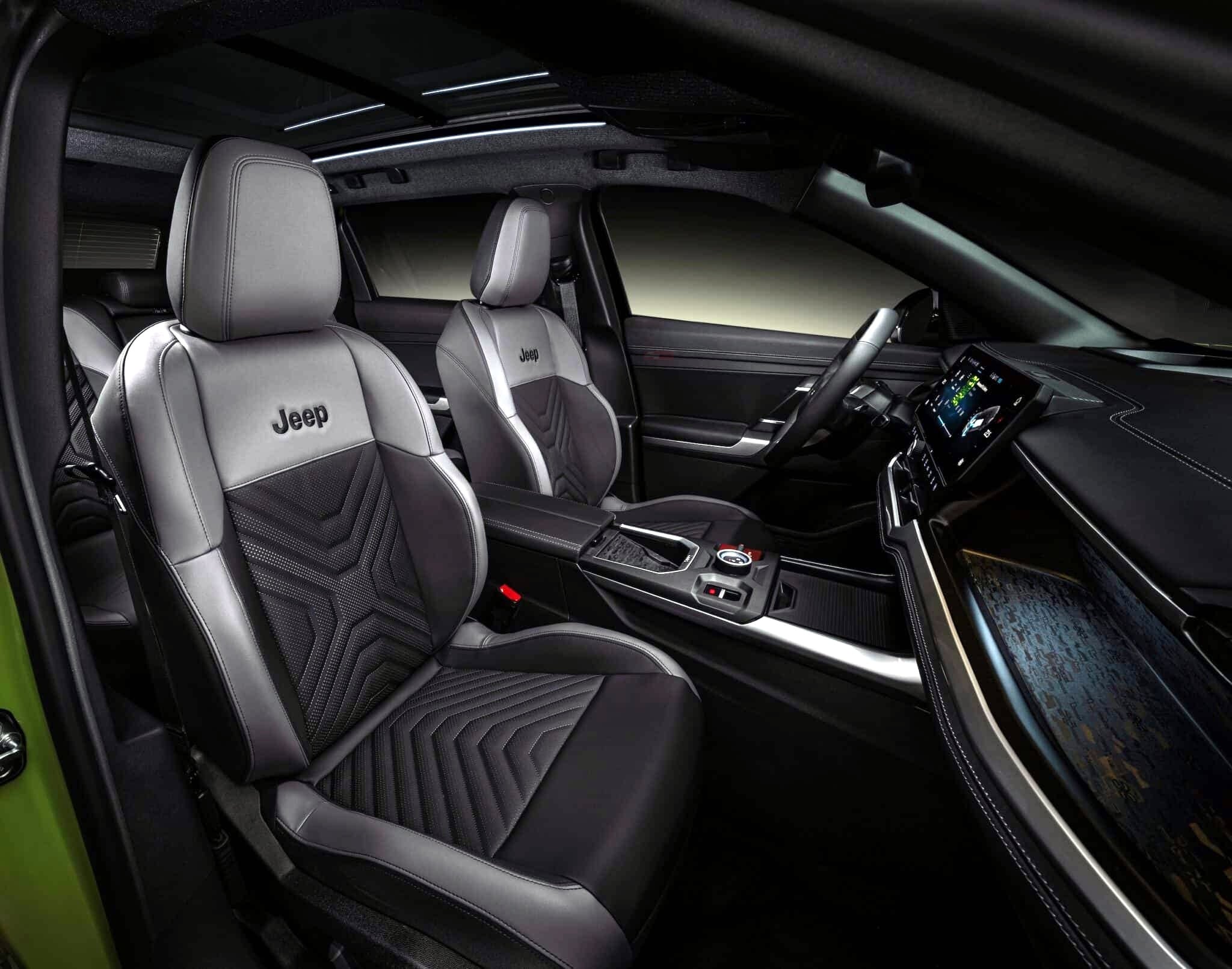 The new Jeep Compass gets a more premium cabin with leather upholstery, dual sunroof, a larger infotainment screen, rotary dial, and an HUD unit 2026 Jeep Compass Leak Interior