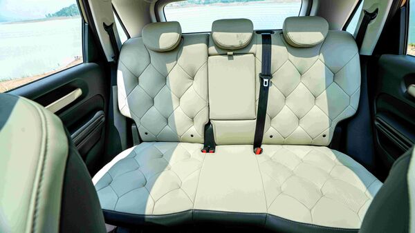 The Windsor Pro features an upgraded 52.9 kWh battery pack, in contrast to the standard Windsor EV's 38 kWh battery. The estimated range has increased from 332 km to 449 km, and the charging speed has improved from 45 kW to 60 kW. Utilizing a DC fast charger, the battery can be charged from 20 percent to 80 percent in 50 minutes, while the Windsor Pro achieves this in 45 minutes. When using a 7.4 kWh AC charger, the charging time for the battery pack is 9.5 hours, compared to 7 hours for the 38 kWh battery pack. MG has not disclosed the charging duration for the Windsor Pro on a 3.3 kW charger. The Windsor Pro features an upgraded 52.9 kWh battery pack, in contrast to the standard Windsor EV's 38 kWh battery. The estimated range has increased from 332 km to 449 km, and the charging speed has improved from 45 kW to 60 kW. Utilizing a DC fast charger, the battery can be charged from 20 percent to 80 percent in 50 minutes, while the Windsor Pro achieves this in 45 minutes. When using a 7.4 kWh AC charger, the charging time for the battery pack is 9.5 hours, compared to 7 hours for the 38 kWh battery pack. MG has not disclosed the charging duration for the Windsor Pro on a 3.3 kW charger.