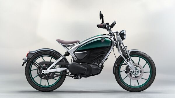 The Flying Flea C6 is built on an aluminium forged frame with a design inspired by the original Flying Flea motorcycles of the 1940s. The girder forks have been reintroduced in a modernised avatar specifically for the FF-C6 Royal Enfield Flying Flea C6