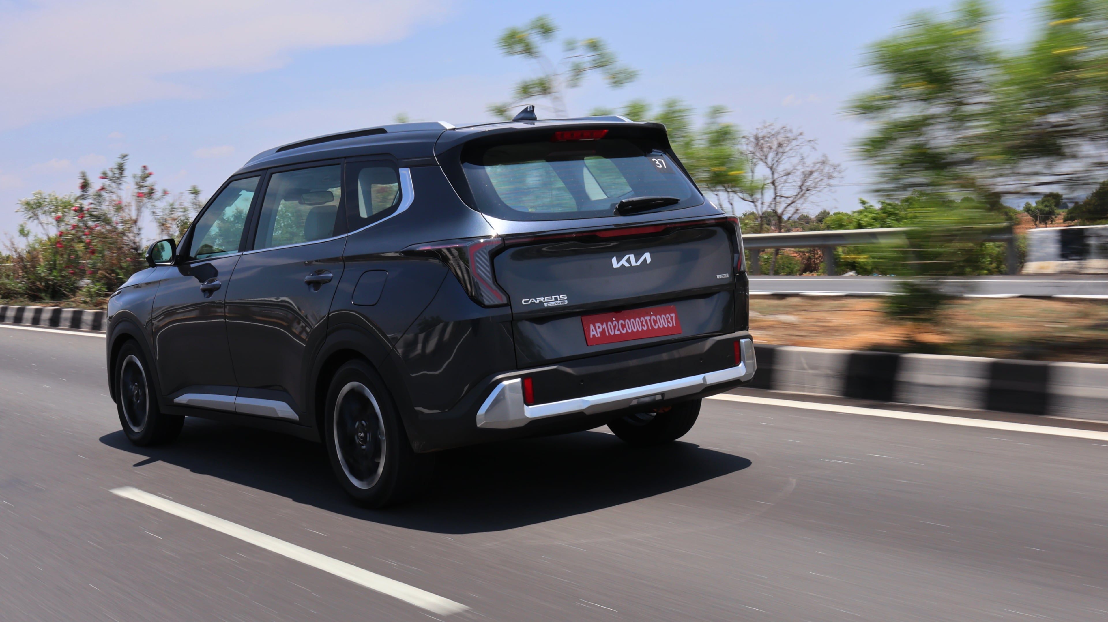 The Carens Clavis doubles down on the strengths of the Carens, while adding more value-added features, moving up on the premium quotient Kia Carens Clavis Review