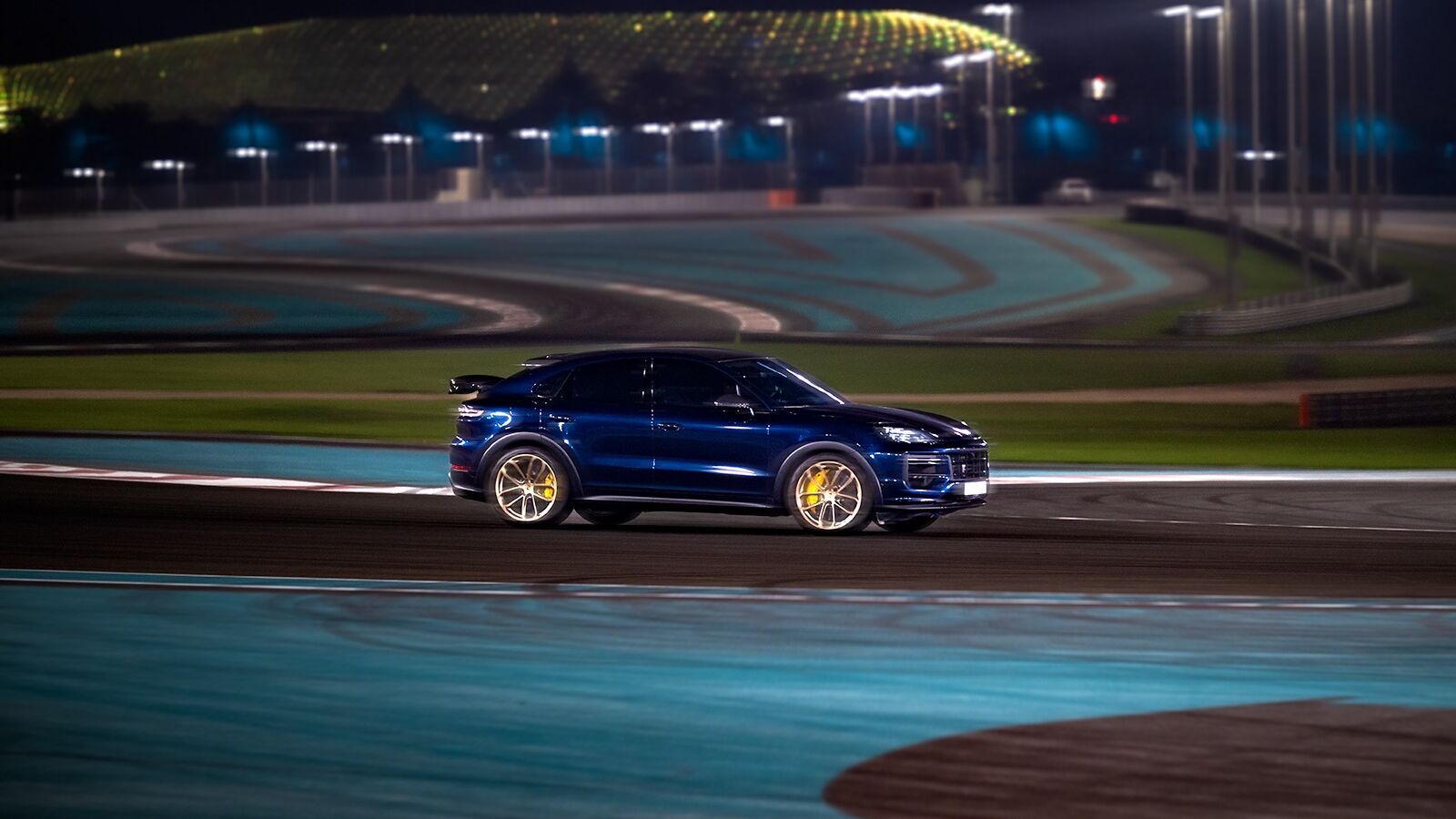 Porsche Cayenne Turbo GT sets new benchmark at Yas Marina F1 Grand Prix circuit Porsche Cayenne Turbo GT sets new benchmark at Yas Marina F1 Grand Prix circuit