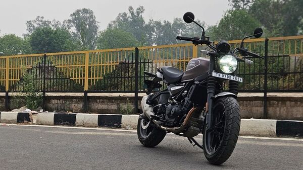With the colour schemes of the Guerrilla 450, Royal Enfield ensured that it turned heads wherever it went.