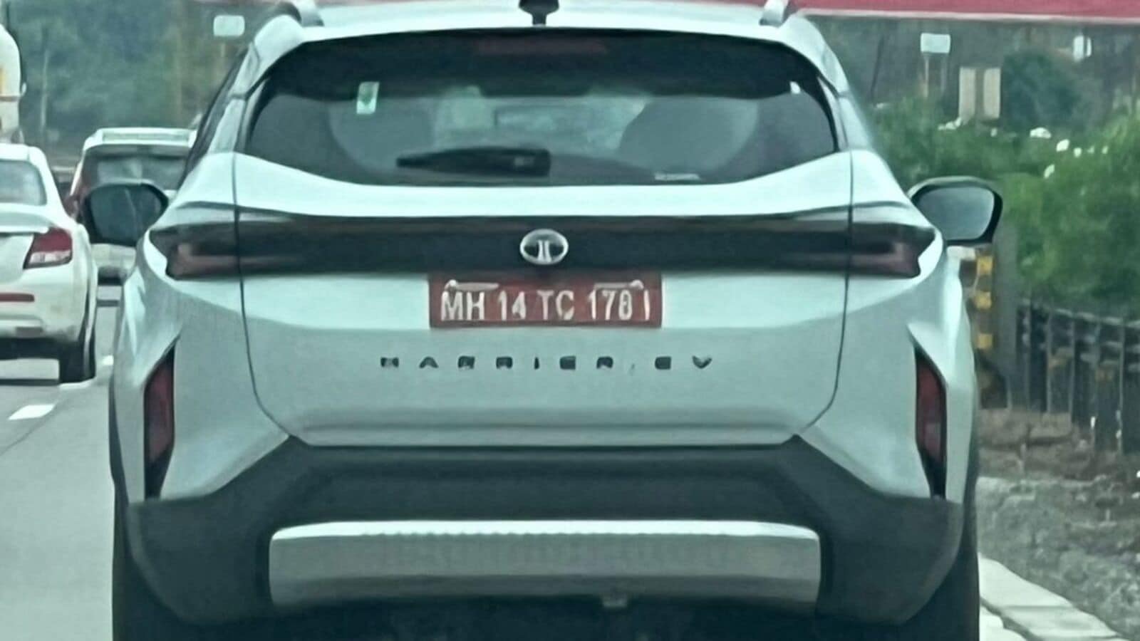 Tata Harrier EV spotted undisguised ahead of June 3 launch