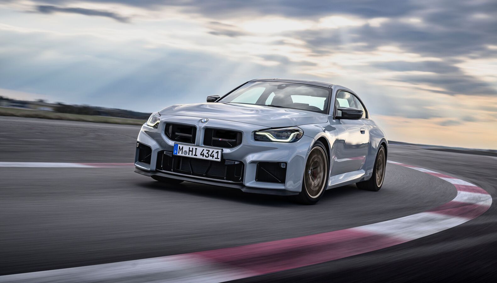 2026 BMW M2 CS breaks cover, produces over 520 bhp and 640 Nm of torque 2026 BMW M2 CS breaks cover, produces over 520 bhp and 640 Nm of torque