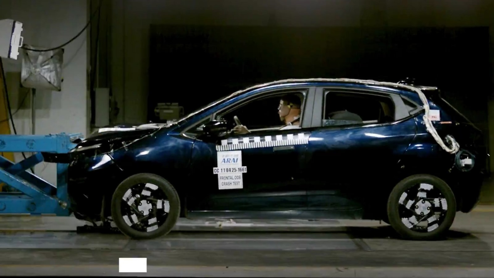 2025 Tata Altroz crash testing footage published. Here’s a list of its safety features 2025 Tata Altroz crash testing footage published. Here’s a list of its safety features