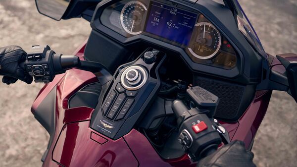 2025 Honda Gold Wing Tour comes with Android Auto and Apple CarPlay.