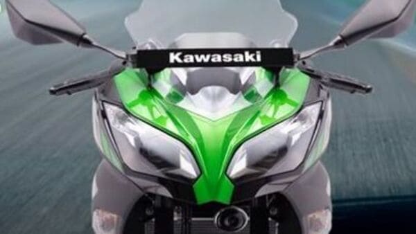 2025 Kawasaki Ninja 300 gets a projector setup for the headlamp now.