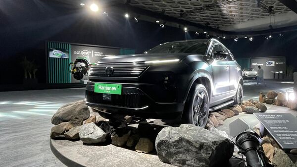 The Tata Harrier EV is postiioned to be a capable off-roaded coming in with a buch of off-road assist features like Quad-Wheel Drive and transparent mode which shows an underbody feed of the car on the infotainment screen. It gets 504 Nm of torque on the QWD variant helping it overcome steep inclines. The SUV also hosts V2V and V2L tech for the outdoor camping enthusiasts. The Tata Harrier EV is postiioned to be a capable off-roaded coming in with a buch of off-road assist features like Quad-Wheel Drive and transparent mode which shows an underbody feed of the car on the infotainment screen. It gets 504 Nm of torque on the QWD variant helping it overcome steep inclines. The SUV also hosts V2V and V2L tech for the outdoor camping enthusiasts.