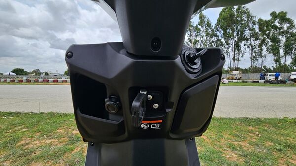 The electric motor on duty transfers the power to the rear wheel using a belt-drive system. It puts out 5.49 bhp of max power and a peak torque output of 15 Nm. The acceleration is brisk, but if you have to overtake someone in a hurry, then that would require planning. The electric motor on duty transfers the power to the rear wheel using a belt-drive system. It puts out 5.49 bhp of max power and a peak torque output of 15 Nm. The acceleration is brisk, but if you have to overtake someone in a hurry, then that would require planning.