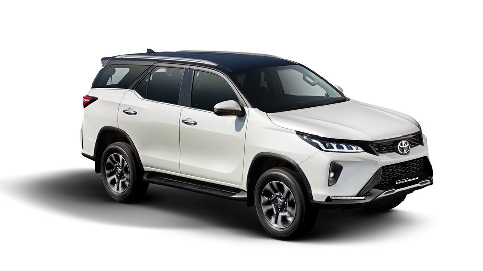 Toyota Fortuner Legender 4X4 MT