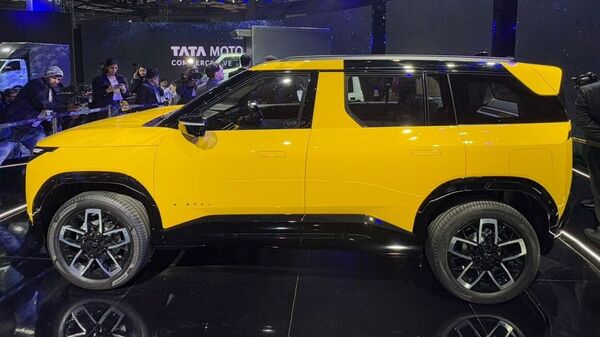 Tata Sierra ICE Side Bharat Mobility 2025