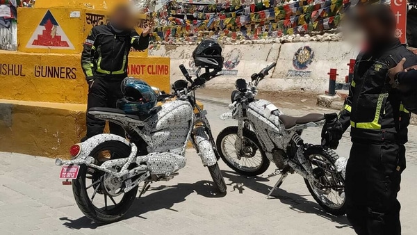 Royal Enfield's Flying Flea C6 and S6 Scrambler spotted at Ladakh Royal Enfield's Flying Flea C6 and S6 Scrambler spotted at Ladakh