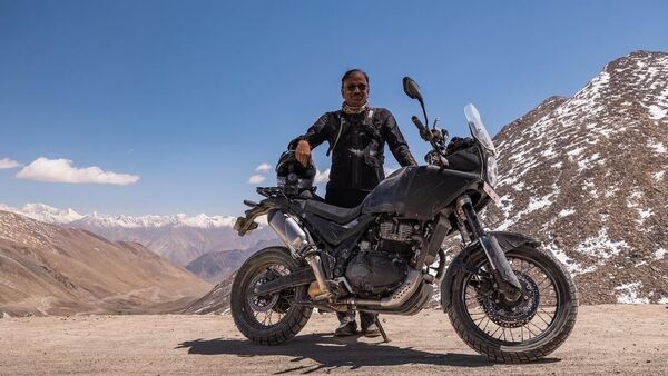 The bigger Royal Enfield Himalayan will get a bigger half-fairing and a taller windscreen. while sporting a familiar round LED headlamp Royal Enfield Himalayan 750 Teaser