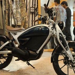 Royal Enfield Flying Flea has been showcased in India. 