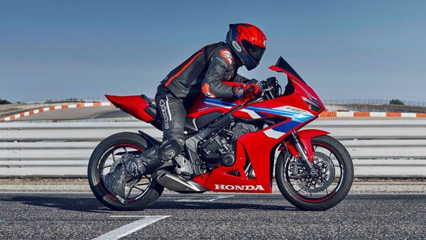 2025 Honda CBR650R E-Clutch
