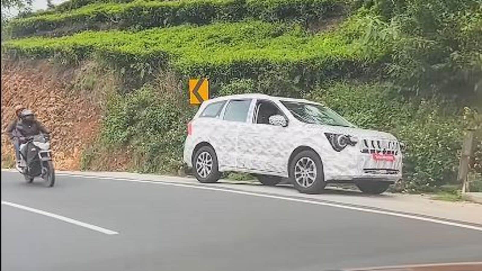 Mahindra XUV700 facelift spotted for the first time Mahindra XUV700 facelift spotted for the first time