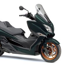 The Suzuki Burgman 400 is being offered in Europe in new paint options.