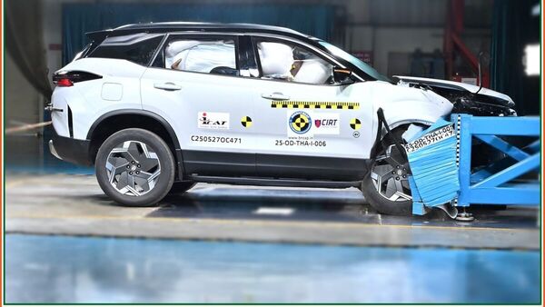 The Tata Harrier EV features a 14.5-inch touchscreen, supports wireless Android Auto and Apple CarPlay, and offers two battery packs (65 kWh and 75 kWh). It scored 5 stars in crash tests, with prices starting at ₹21.49 lakh. Bookings open on July 2, 2025.