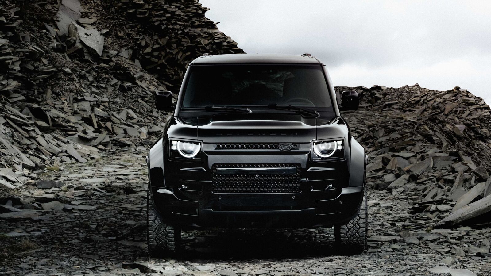 New Land Rover Defender Octa Black unveiled with darkened, sinister look New Land Rover Defender Octa Black unveiled with darkened, sinister look