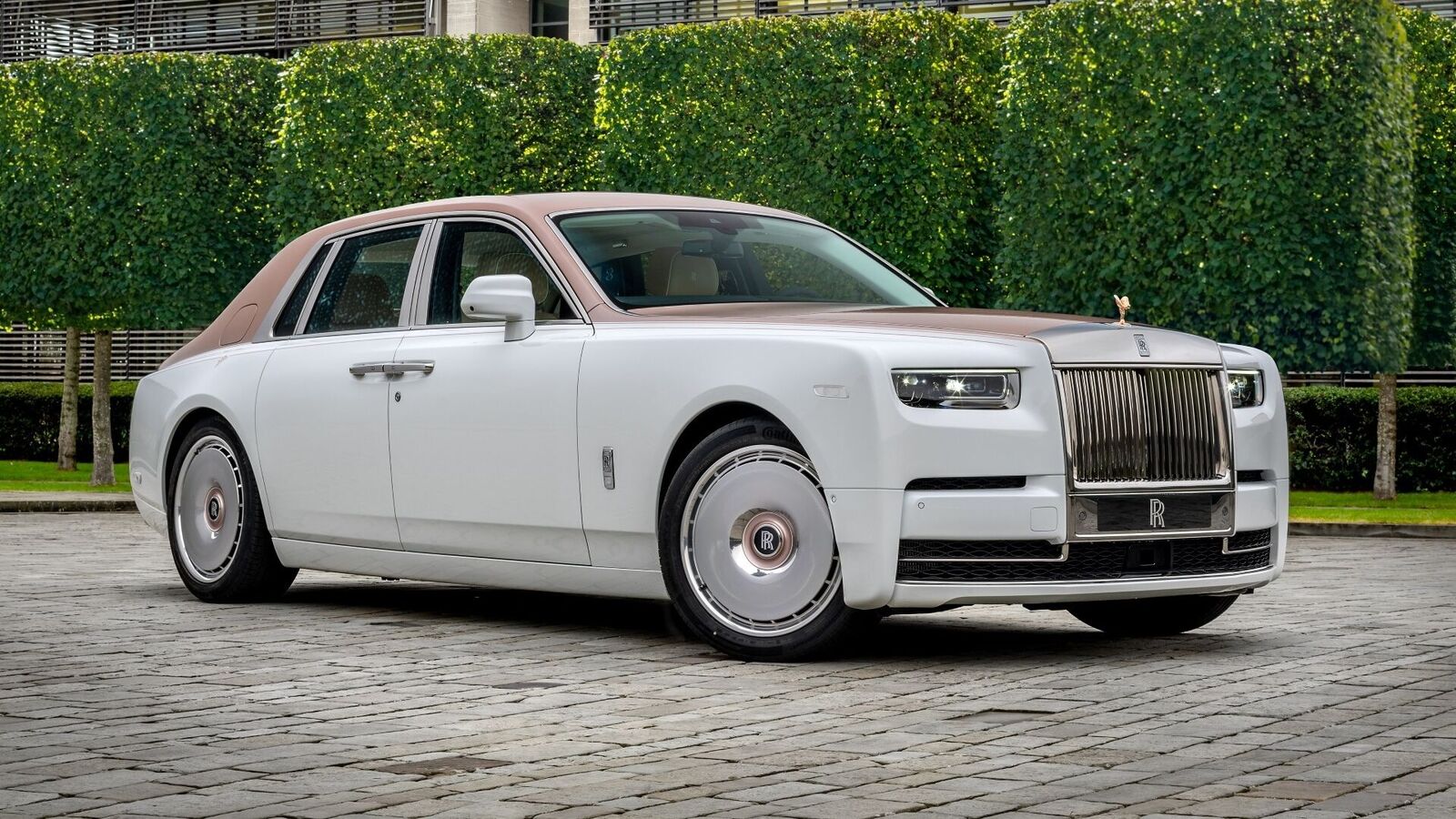 The Rolls-Royce Phantom Dentelle inspired by Couture Lace will have you drooling. Check it out… The Rolls-Royce Phantom Dentelle inspired by Couture Lace will have you drooling. Check it out…