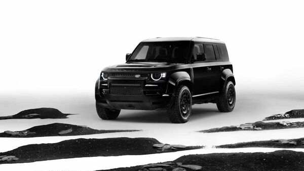Land Rover Defender Octa Black