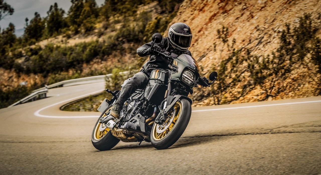 The Suzuki GSX-8tt Gets a Bikini Fairing and Belly Pan For a More Cafe Racer Style. Both bike have an upright riding position Suzuki GSX-8TT
