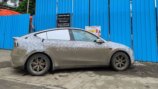 Few of the previous spy shots of the Tesla Model Y were not camouflaged. However, this one is.