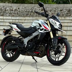 The 2025 Bajaj Pulsar NS400Z packs an extra 3 bhp from the upgraded motor, along with better brakes and tyres, and a quickshifter 