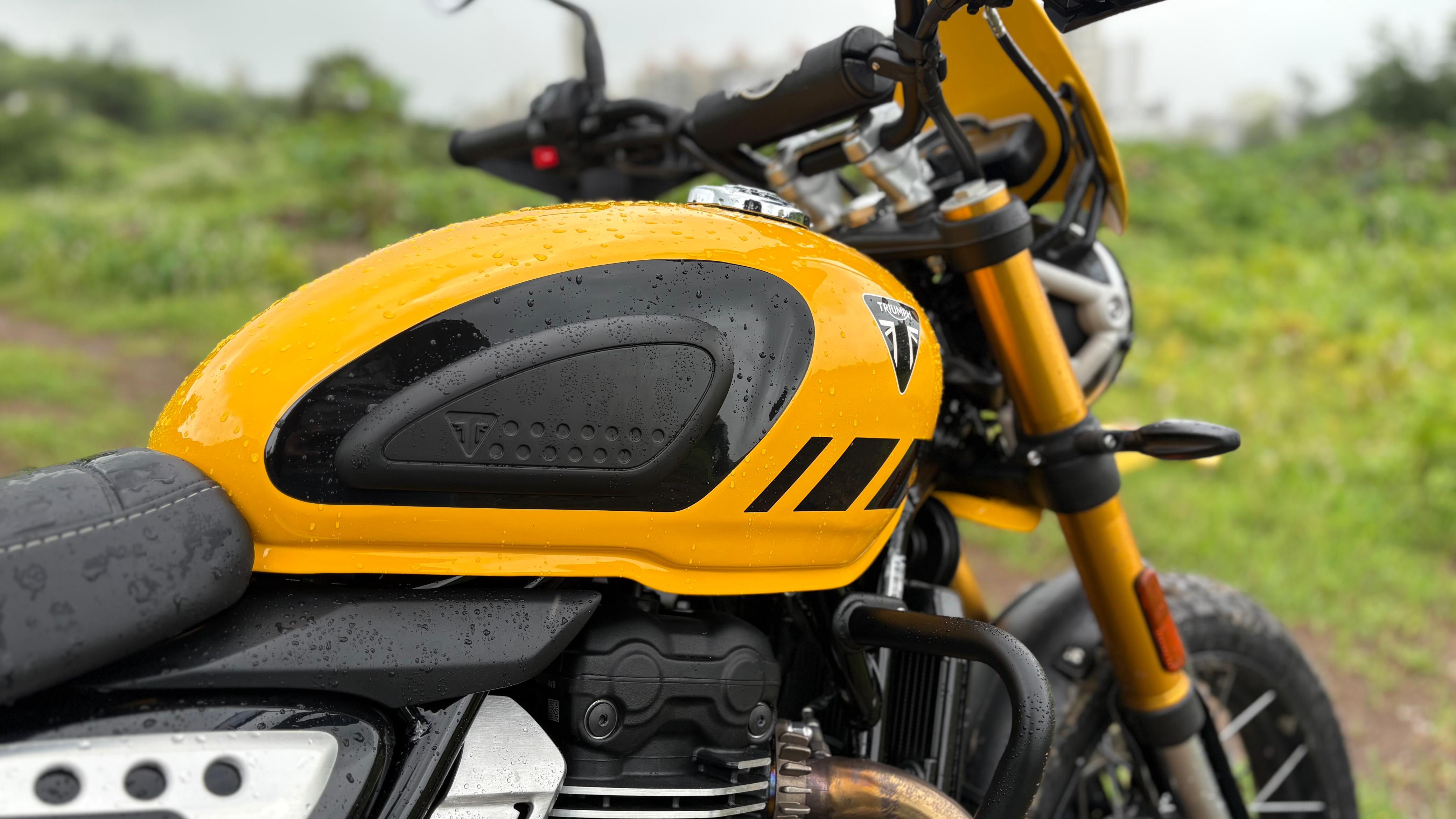 The new Scrambler 400 XC is about 5 kg heavier than the Scrambler 400 X, but there's little change in handling dynamics or manoeuvrability. The bike remains nimble and predictable around a corner 2025 Triumph Scrambler 400 XC Review