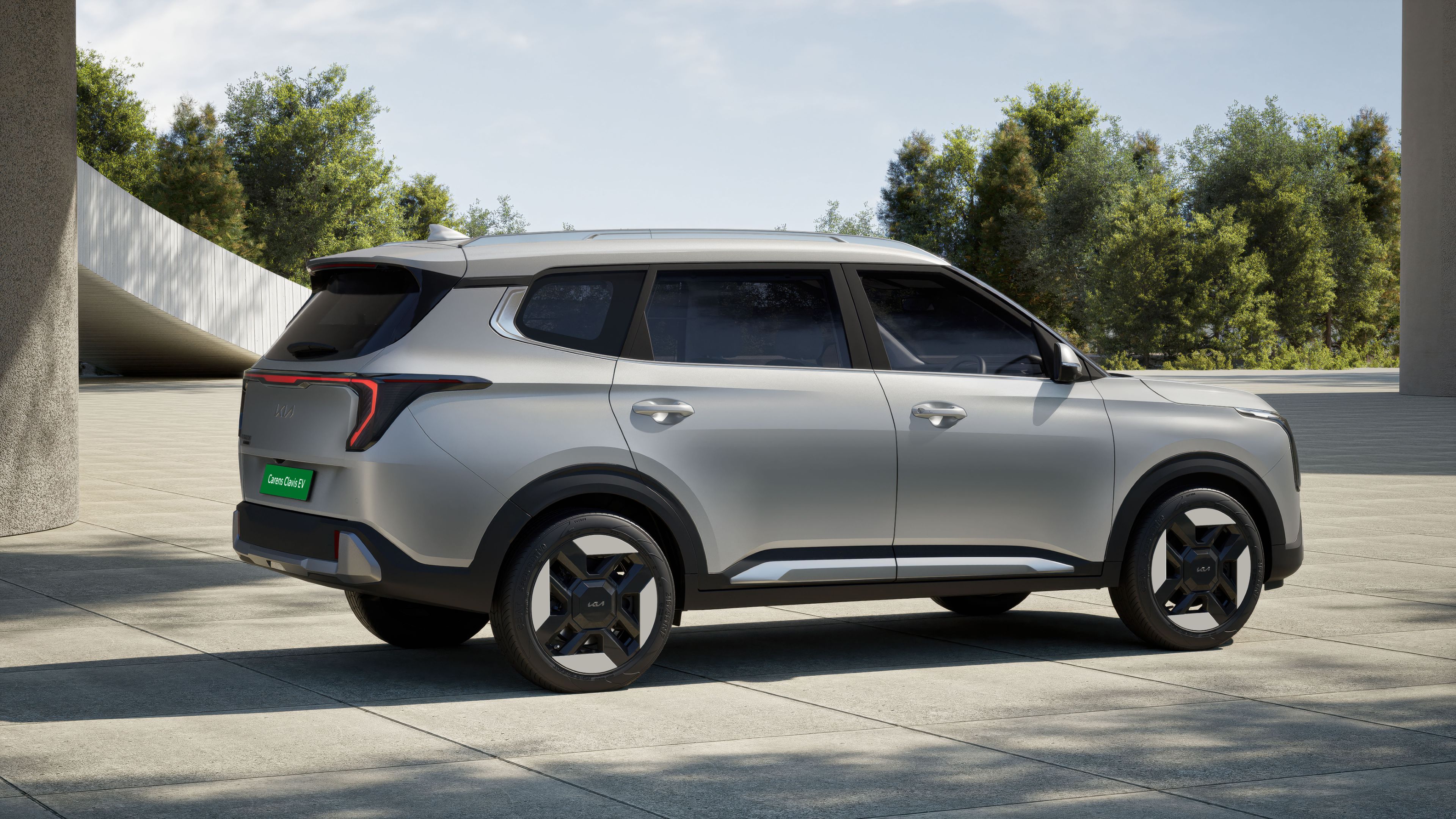 The Kia Carens Clavis EV looks identical to the ICE-powered model, but gets new 17-inch aero diamond-cut alloy wheels that give it a different look Kia Carens Clavis EV