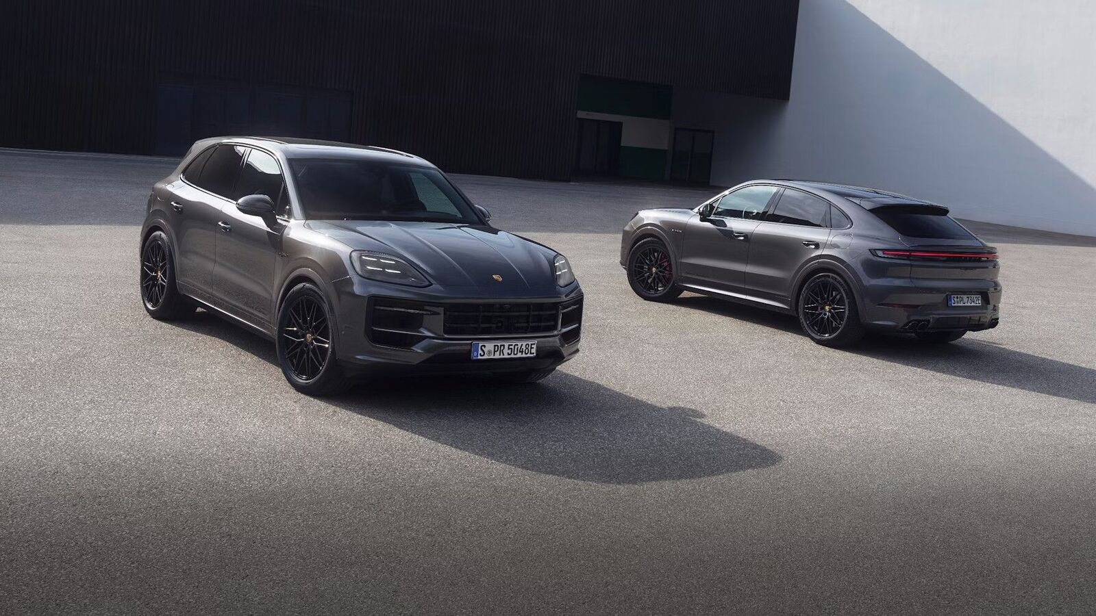 Porsche Cayenne & Cayenne Coupe Black Edition launched, priced from ₹1.80 crore Porsche Cayenne & Cayenne Coupe Black Edition launched, priced from ₹1.80 crore