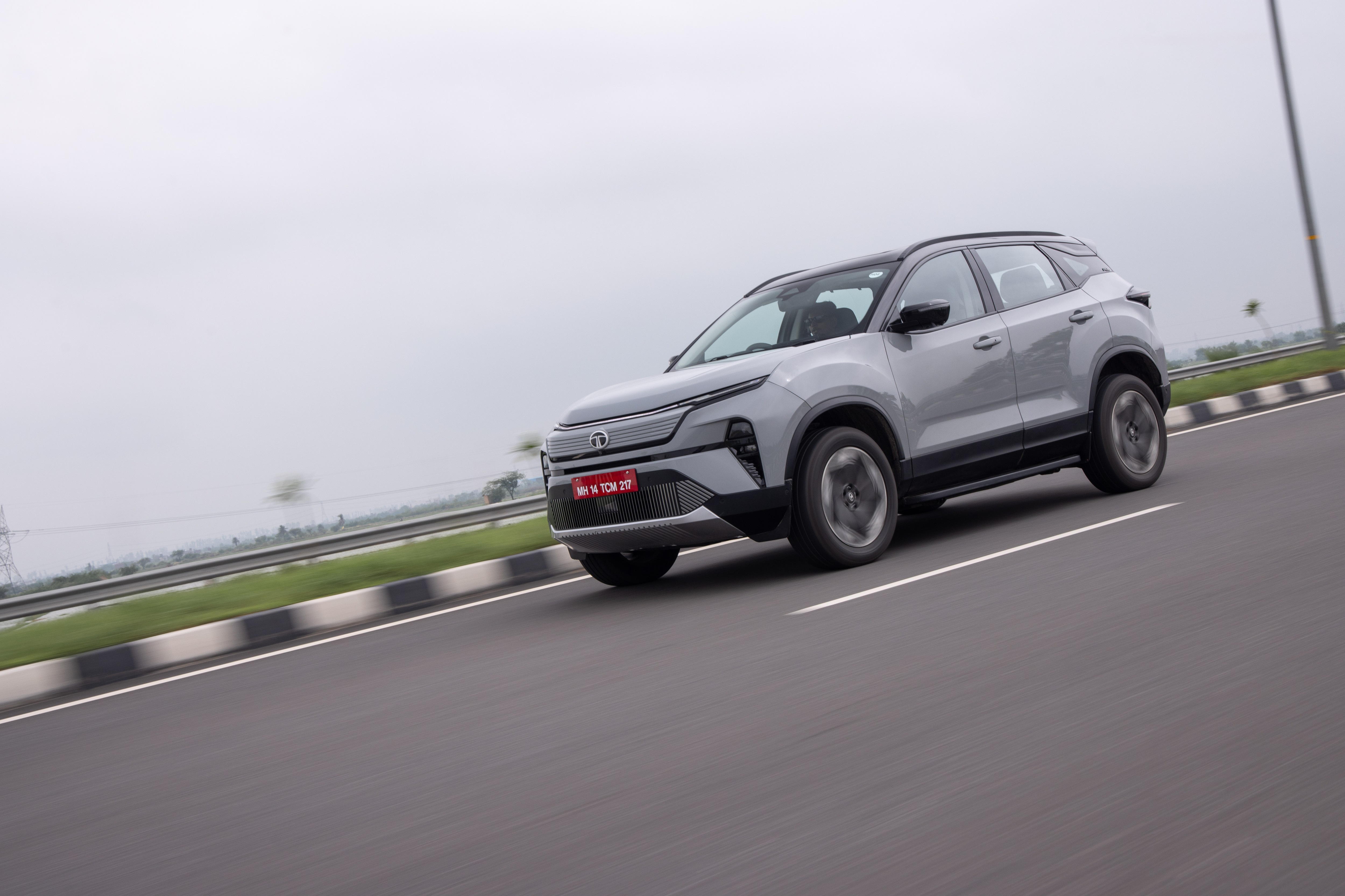 Tata Claims A 0–100 km/h time of 6.3 seconds, which is remarkally Quick for a Vehicle of this size Tata Claims A 0–100 km/h time of 6.3 seconds, which is quick for a vehicle of this size