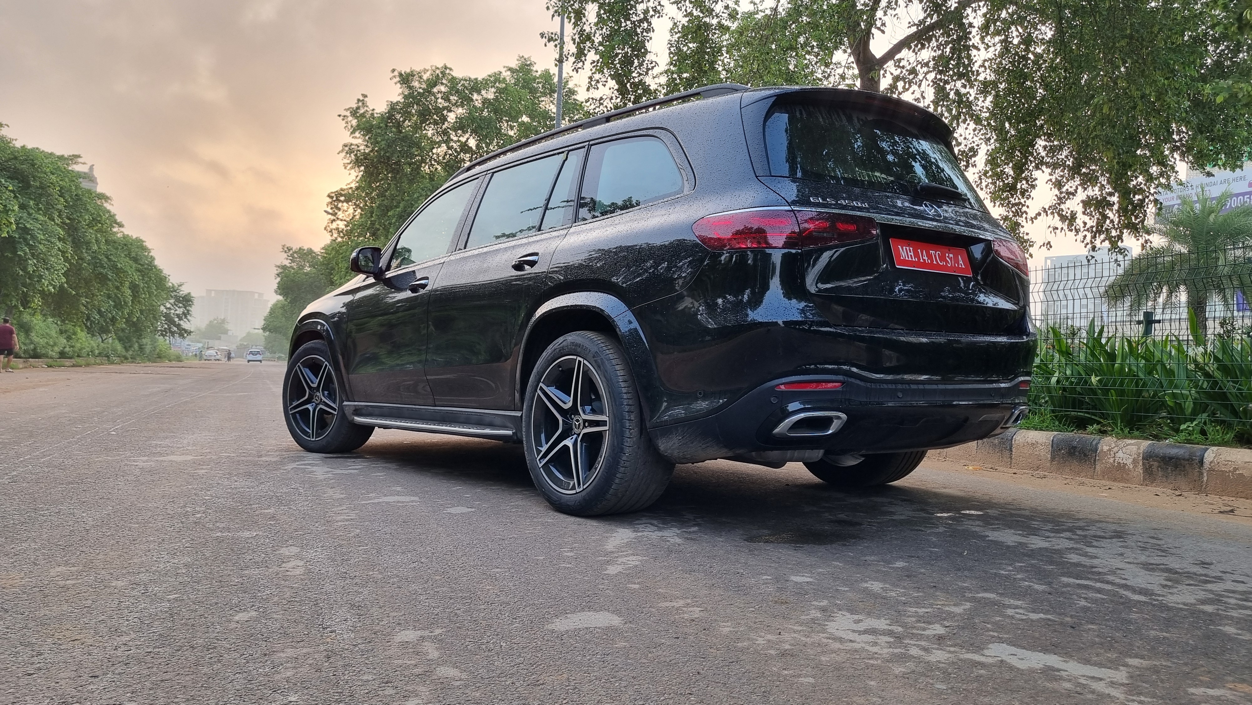 The real magic begins when you awaken the 3.0-litre inline-six diesel engine The real magic begins when you awaken the 3.0-litre inline-six diesel engine of the GLS