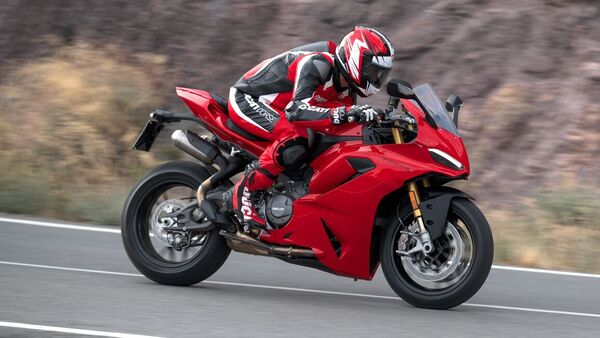 The 2025 Ducati Panigale V2 gets an aluminium monocoque chassis that weighs just four kg. 2025 Ducati Panigale V2