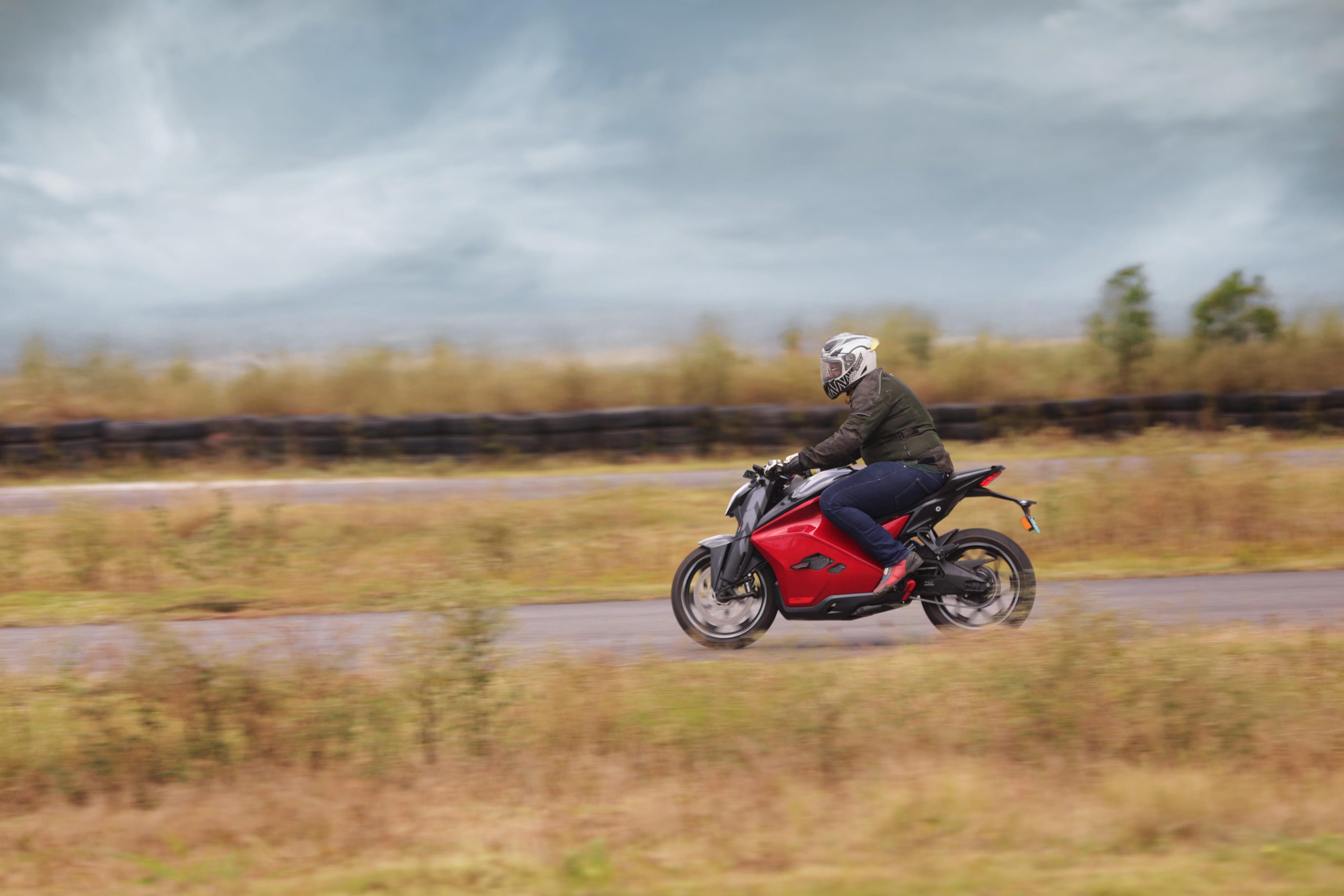 Ultraviolette F77 Mach 3 Review