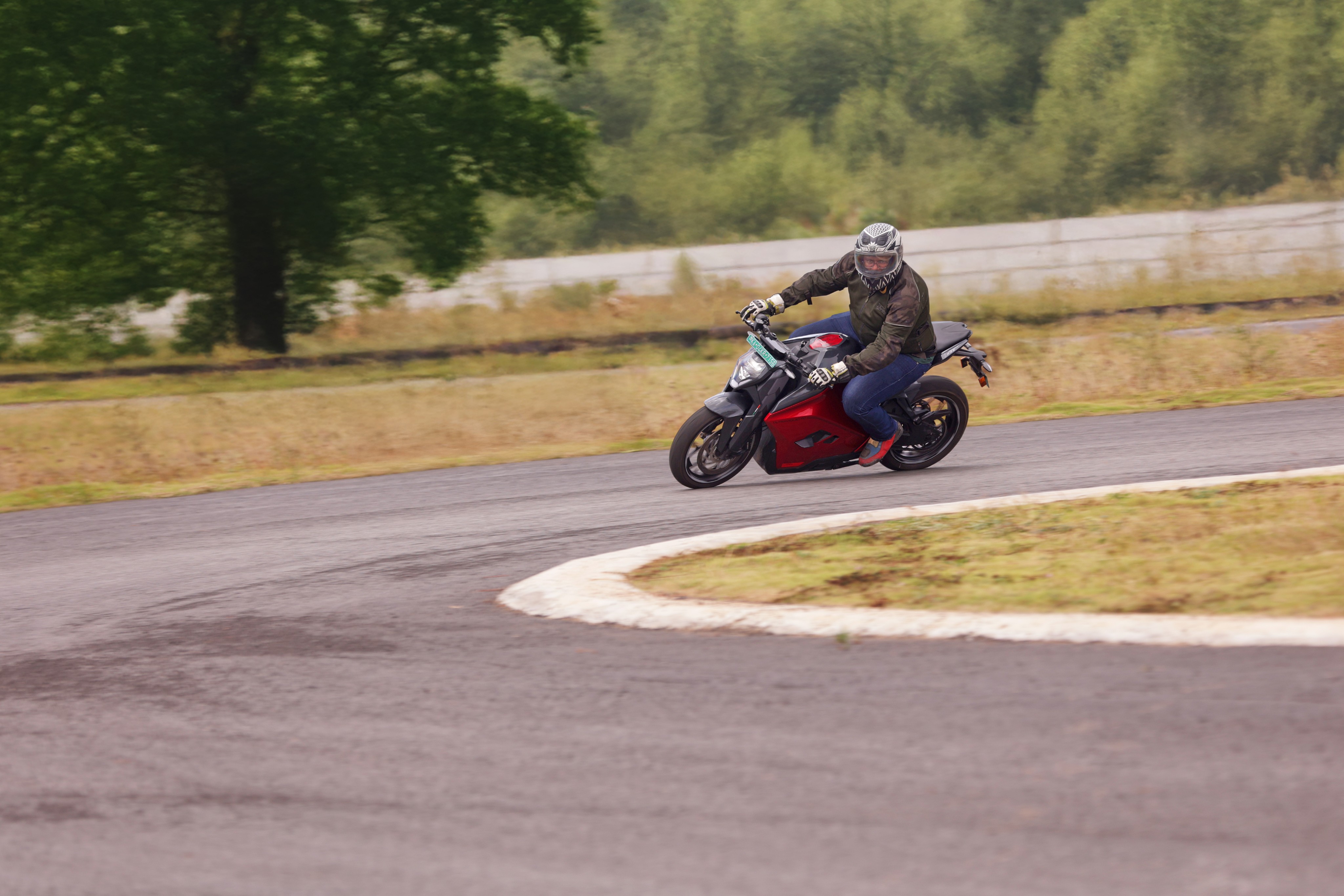 Ultraviolette F77 Mach 3 Review