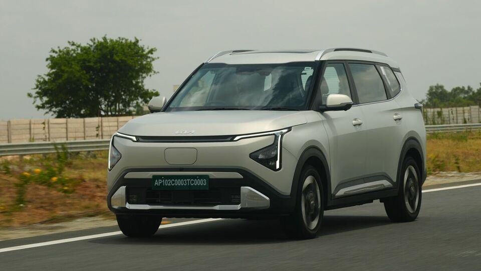 Offered with two battery pack options—42kWh and 51.4kWh—the Kia Clavis EV brings versatility to the table.