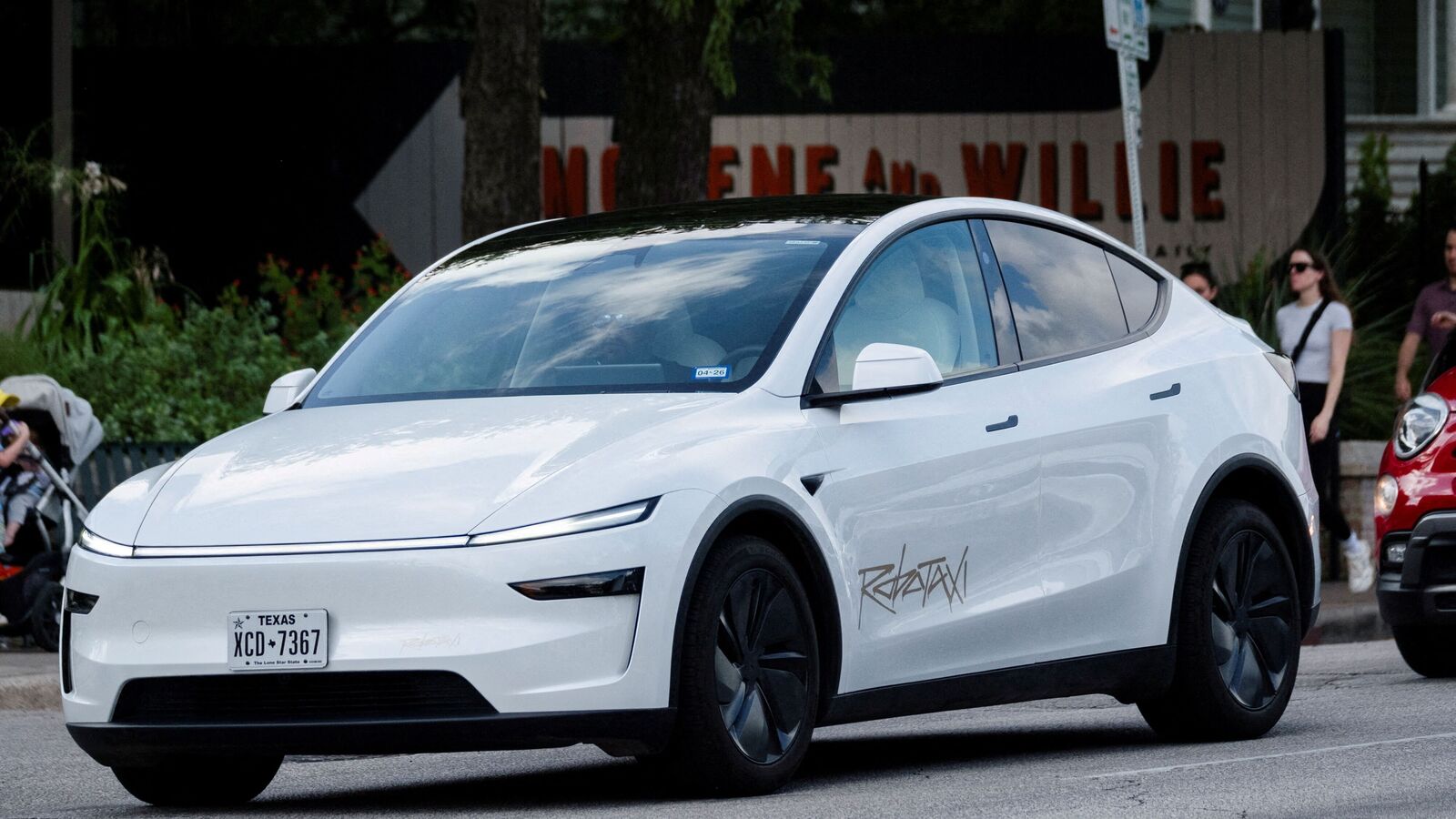 Tesla beats Chinese rivals BYD, Xiaomi & Huawei in driving assisted tests: Report