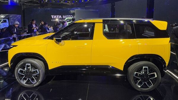 Tata Sierra ICE Side Bharat Mobility 2025
