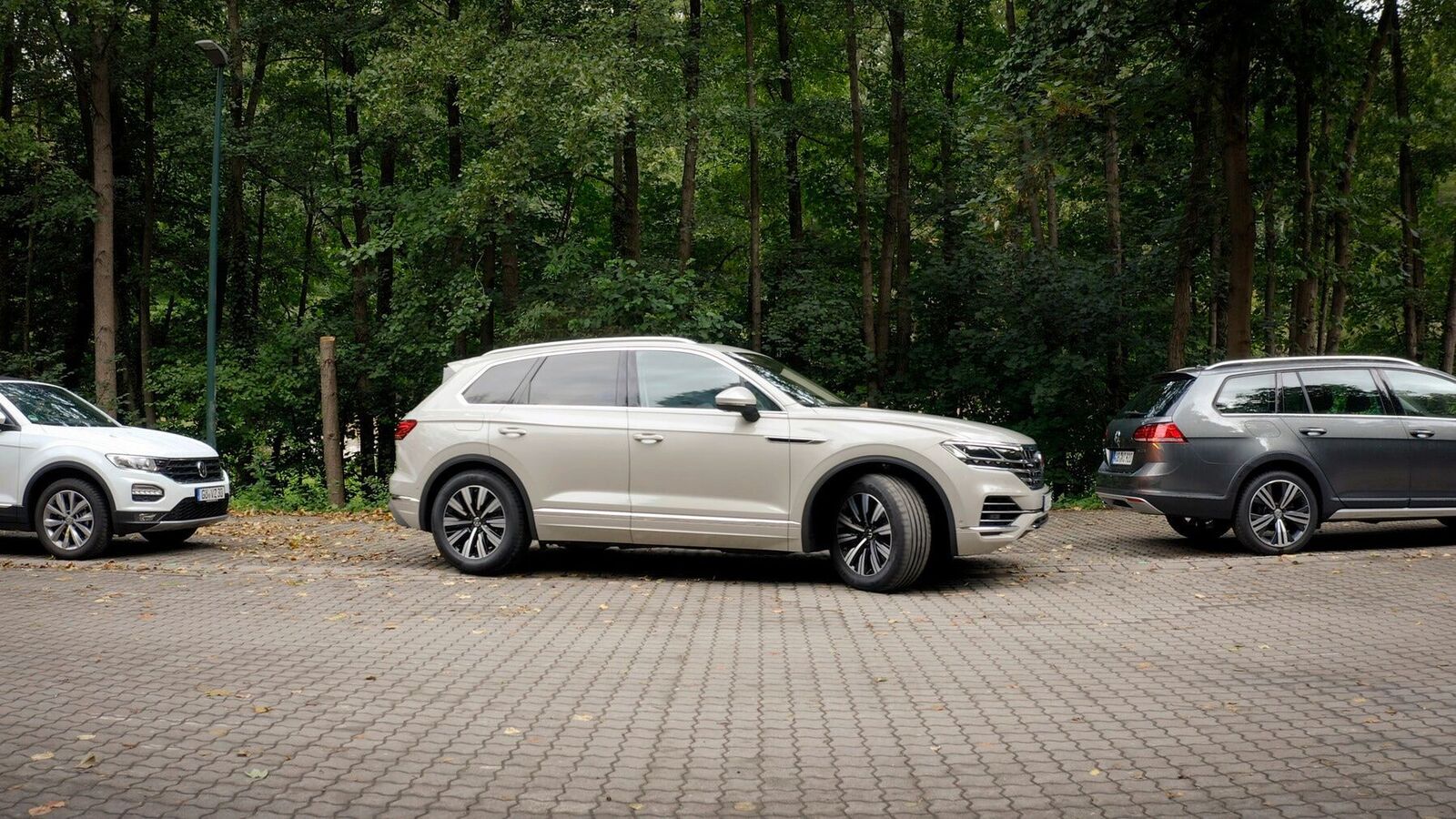Volkswagen to discontinue its flagship Touareg SUV after 24 years Volkswagen to discontinue its flagship Touareg SUV after 24 years