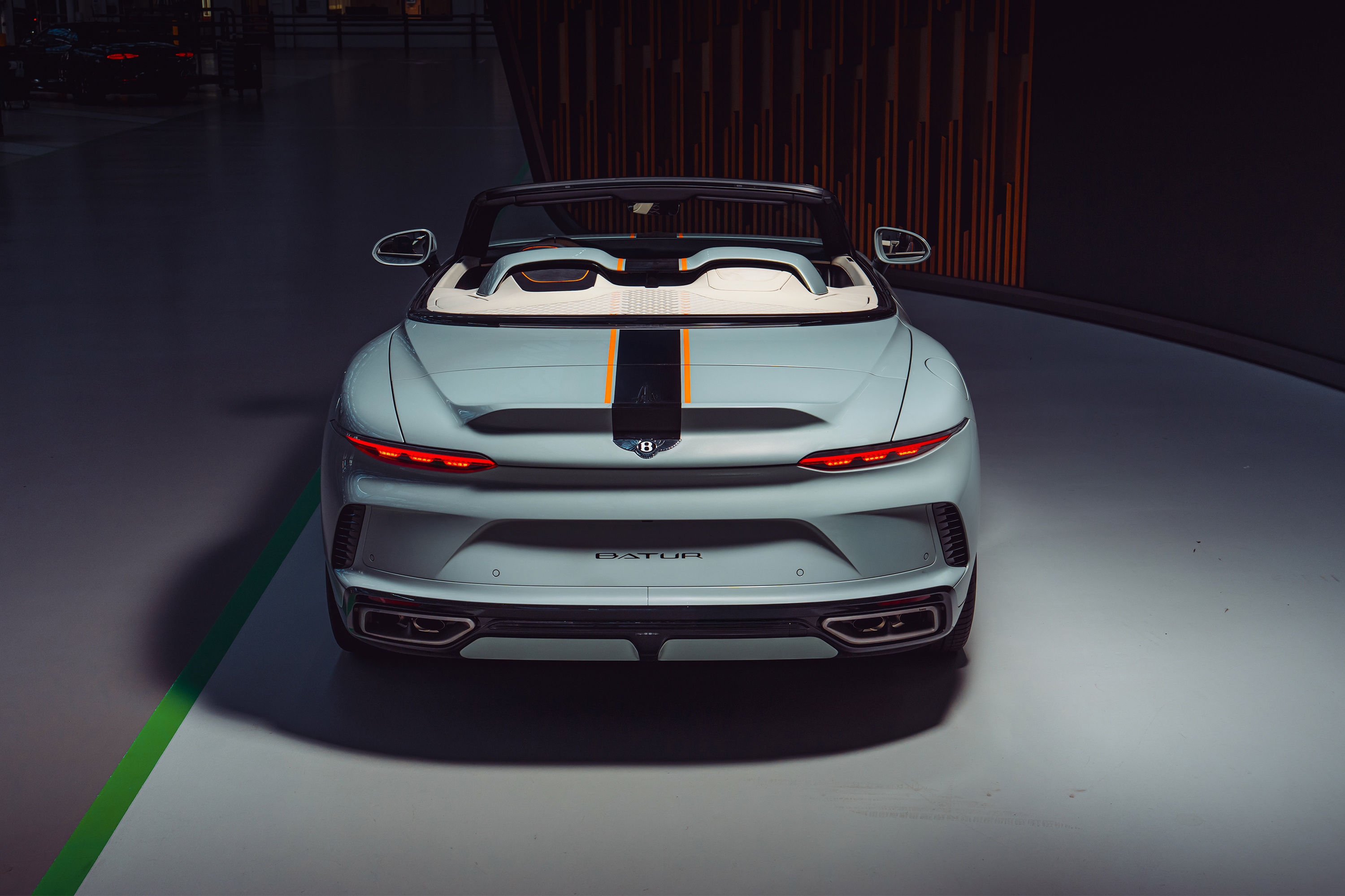 The Bentley Batur Convertible gets an eye-catching exterior paint job. Bentley Batur Convertible