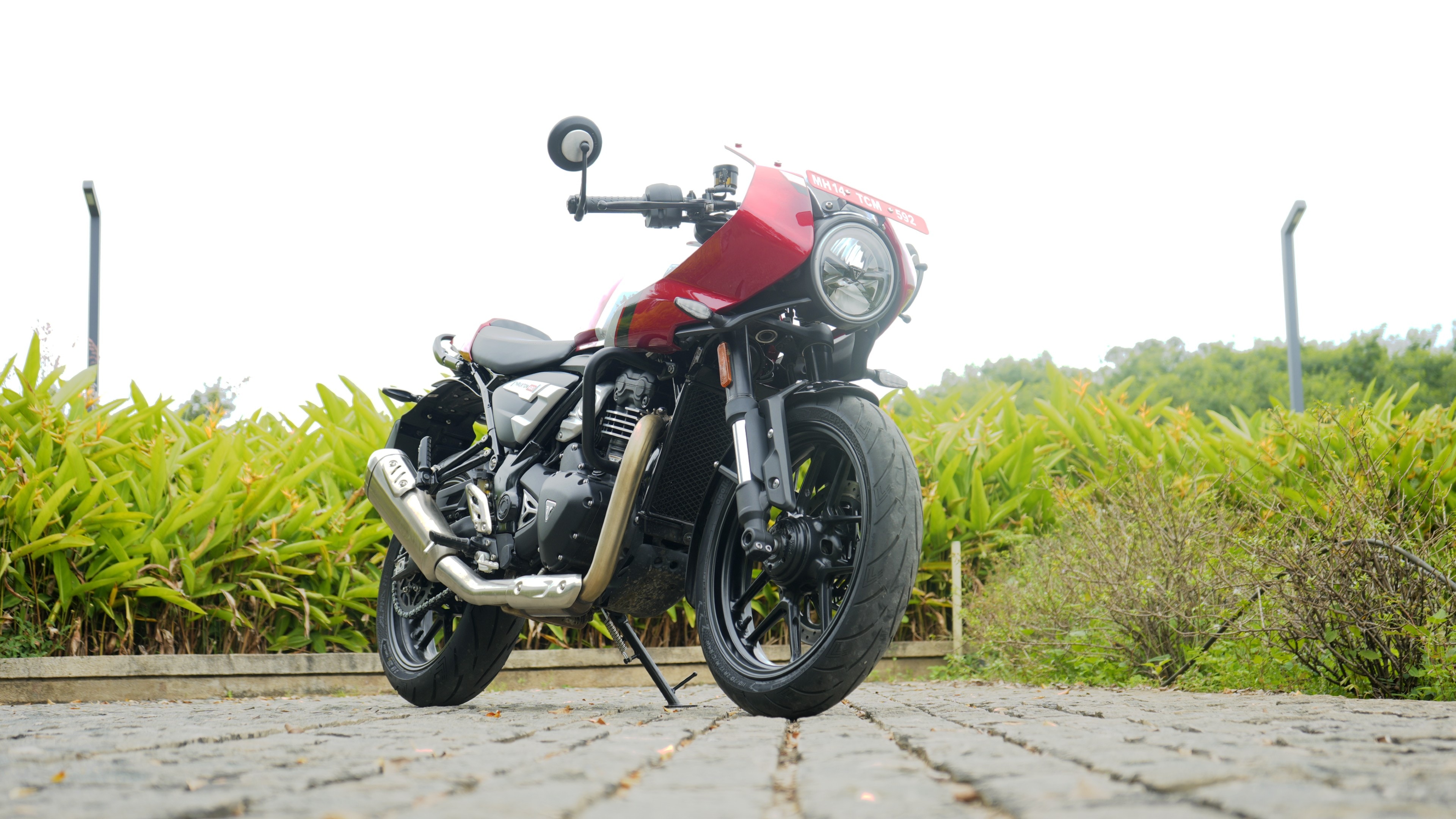 2025 Triumph Thruxton 400 Review