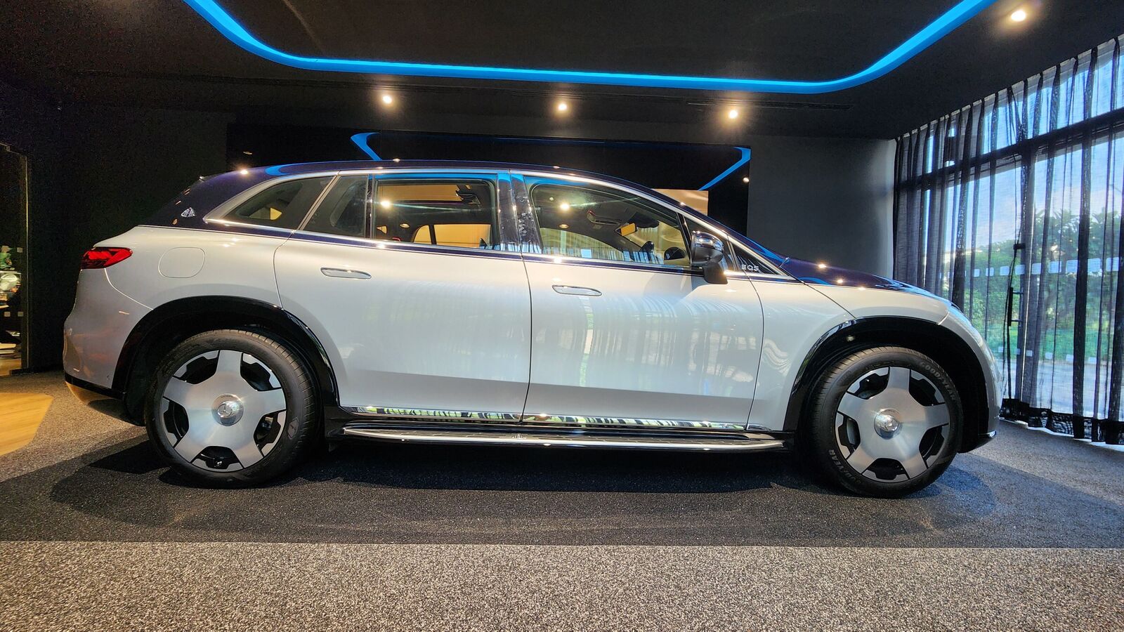 Mercedes-Benz sees its ultra-luxury cars driving growth amid market volatility