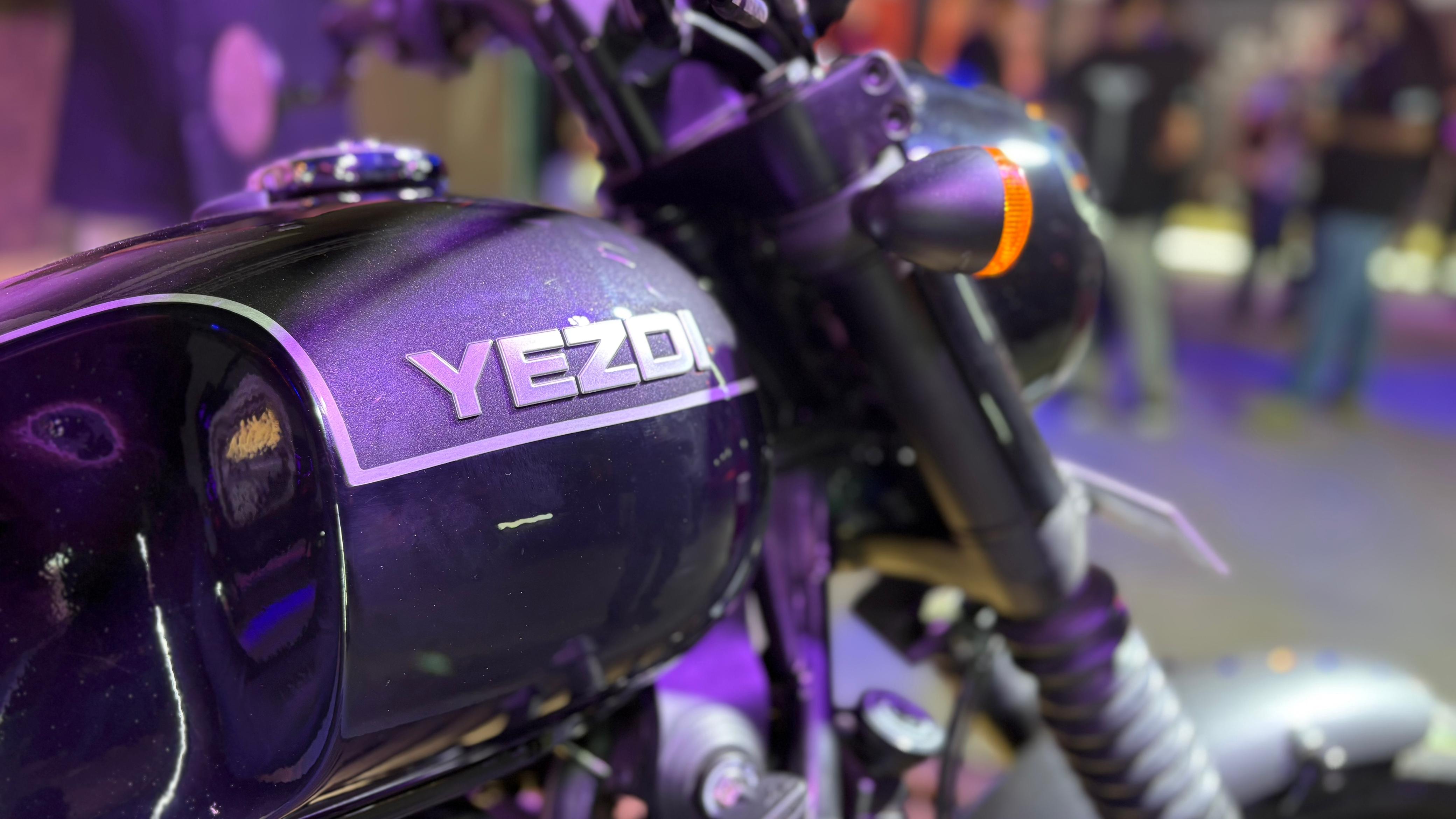 2025 Yezdi Roadster