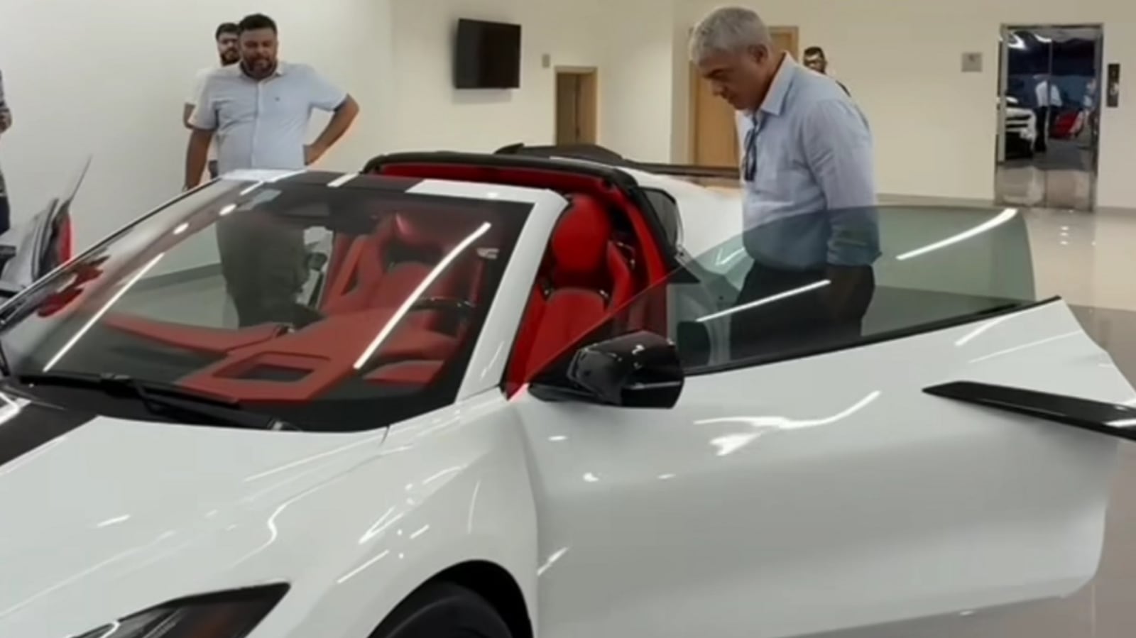 Ajith Kumar gets a new Chevrolet Corvette C8 Z06 roadster. Check it out…