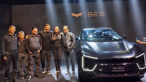 Mahindra 6 Batman Edition