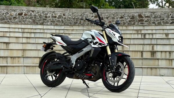 2025 Bajaj Pulsar NS400Z Review 