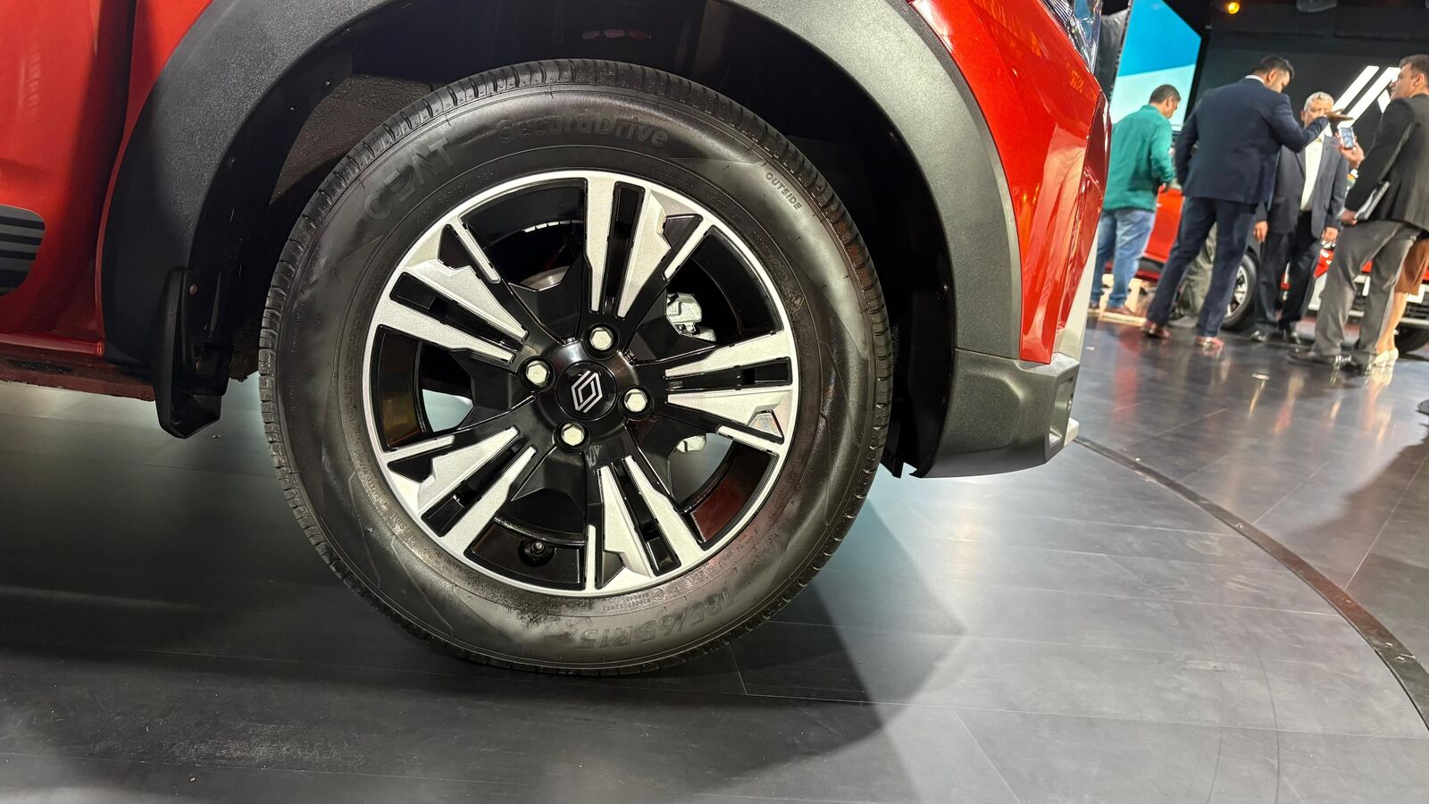 India's tyre industry projected to see 7-8% growth in FY26, replacement demands to play key role