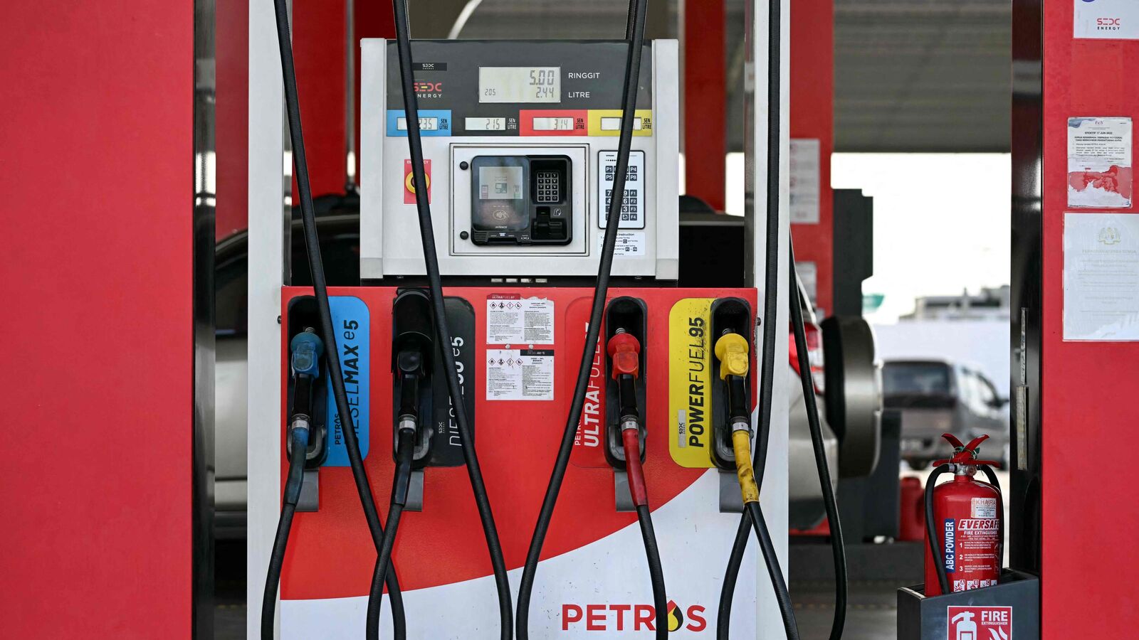 E20 hurts mileage but is safe for vehicles despite motorists' complaints, says SIAM