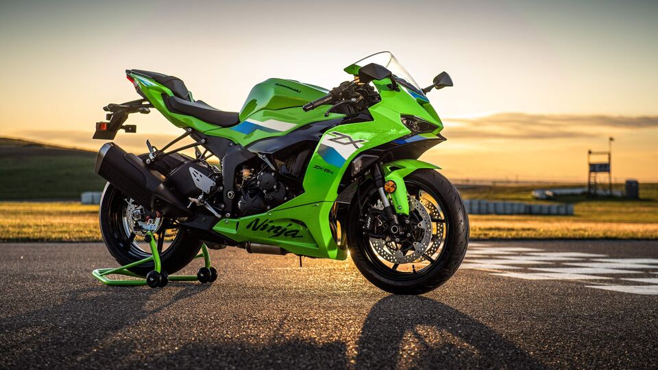 2026 Kawasaki Ninja ZX-6R launched in India, priced at ₹11.69